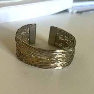 Very pretty bracelet